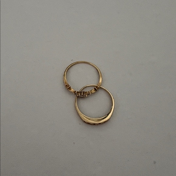 10k gold rings (size 4) - Picture 2 of 8